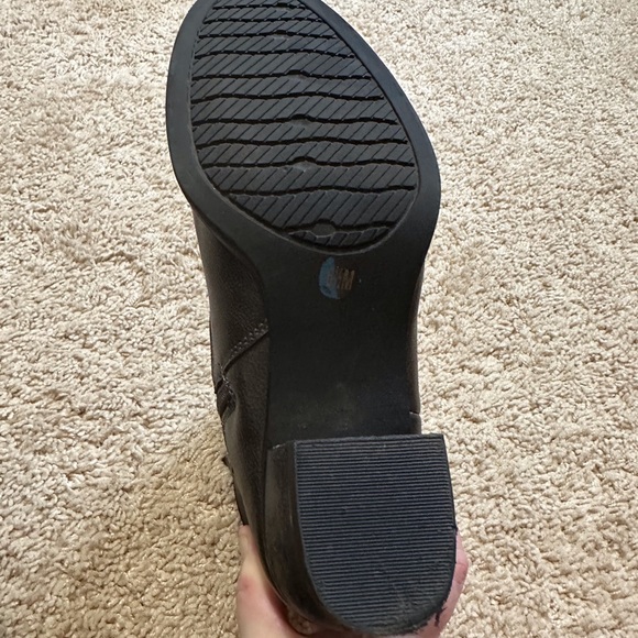 Womens bootie with cute buckle - Picture 5 of 6